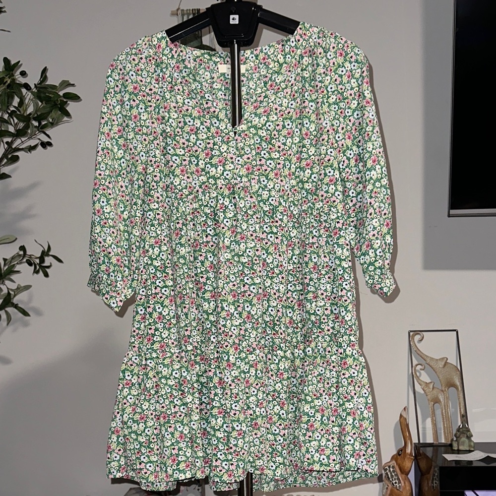 Entro oversized White and Pink Floral 1/4 sleeve Dress